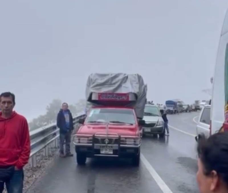 Afectado el paso en la autopista Oaxaca – Costa por derrumbe