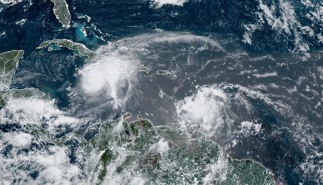 “Beryl” podría tocar tierra en México hoy en la noche como huracán categoría 2 con vientos de 154 km/h y rachas de 177 km/h, prevé el SMN