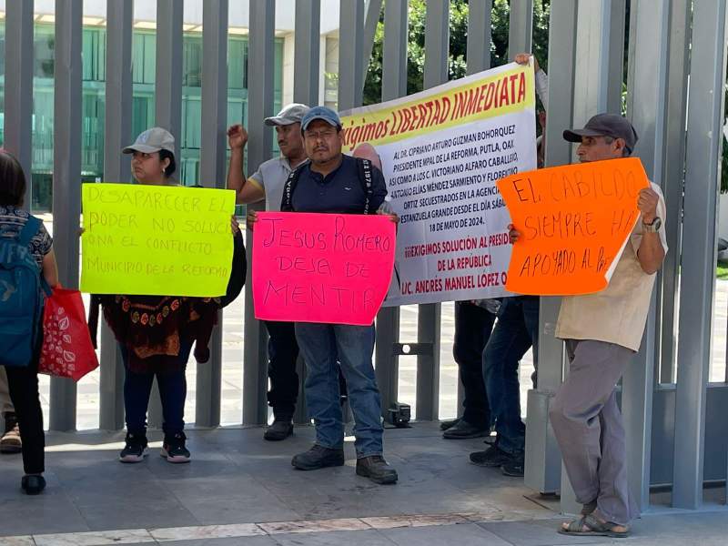 Ciudadanos piden liberación de edil de La Reforma Putla