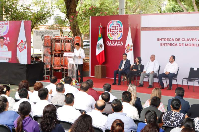 Con educación, el Gobierno de Oaxaca sienta las bases para la transformación del país: Silva Romo