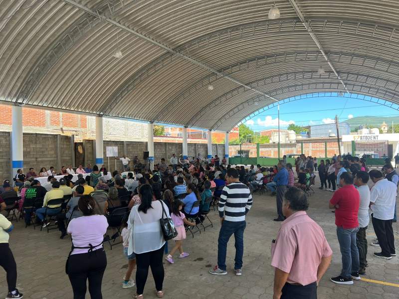 Inaugura Chente Castellanos el techado del tianguis del Mercado Santa Elena