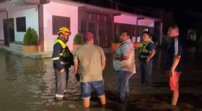 Se desborda el río en Chicapa de Castro