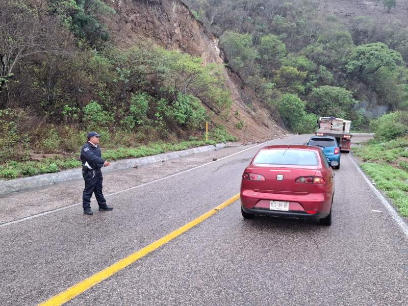 Se mantiene cerrada la circulación sobre la Carretera Oaxaca – Istmo