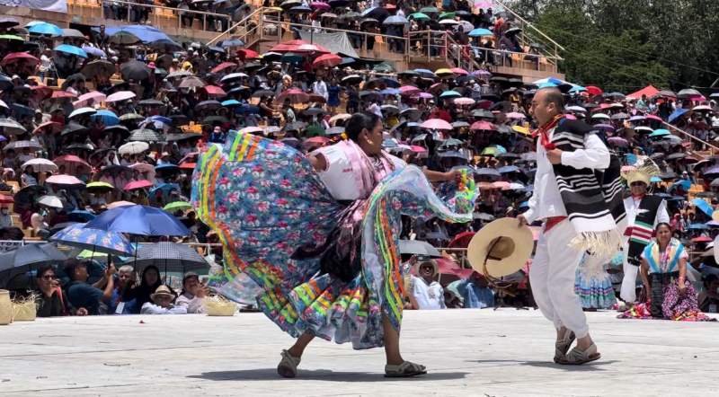 Sin contratiempos la Guelaguetza Magisterial en Oaxaca