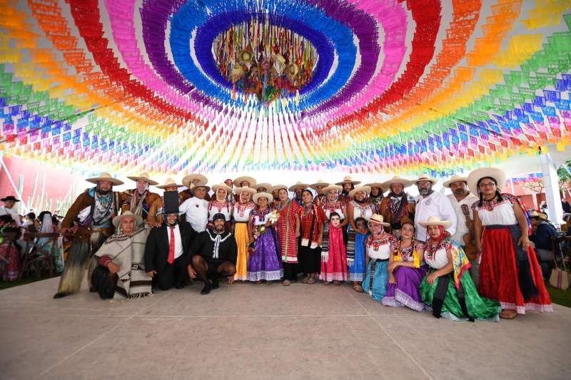 Música, cultura, pirotecnia, alegría y color en el Primer Desfile de Delegaciones 2024