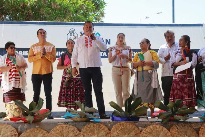 Con éxito se celebra la Tercera Feria del Chichilo Rojo en Xoxocotlán