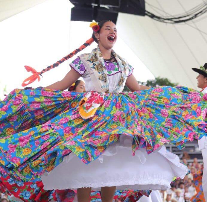 En la Octava del Lunes del Cerro como hace 92 años, Oaxaca entrega al mundo su gueza cultural y tradicional