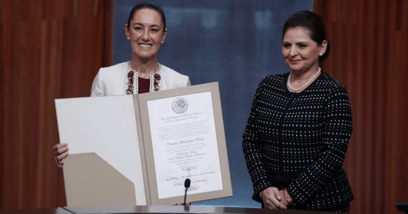 Claudia Sheinbaum recibe constancia como presidenta electa de México