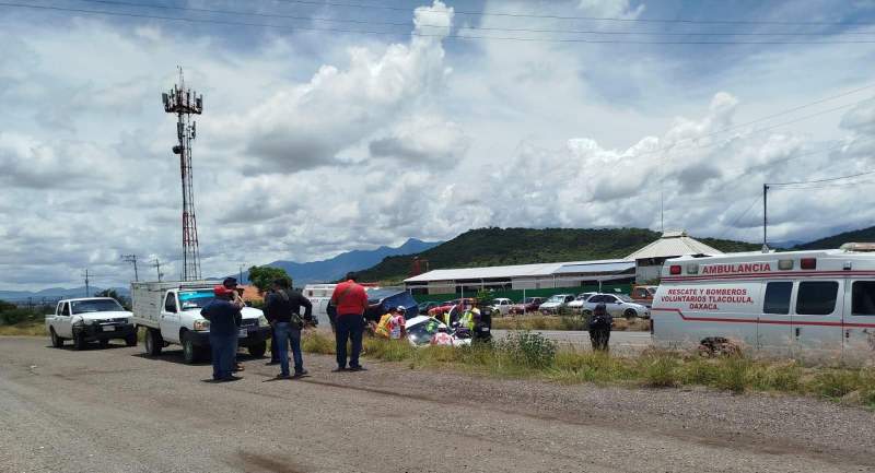 Ejecutan a una persona sobre la carretera 190 a la altura del crucero de San Juan Guelavía