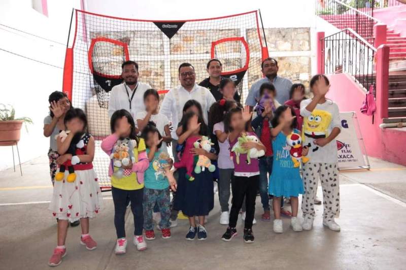 El «Hogar de la Niña Oaxaqueña A. C.», recibió a personal del #Instituto Estatal de Educación Pública de Oaxaca.