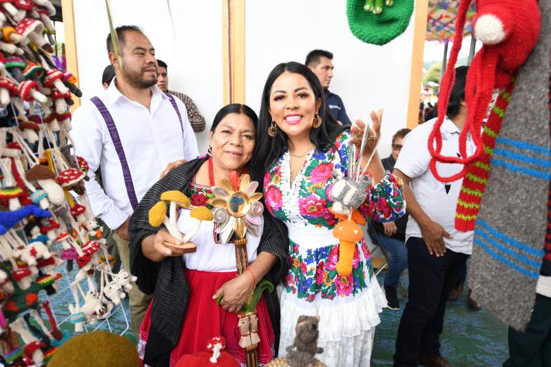 Júbilo y hermandad se vive en la gran fiesta de los pueblos hermanos de la Sierra Sur, la Guelaguetza Ní Wan do’o