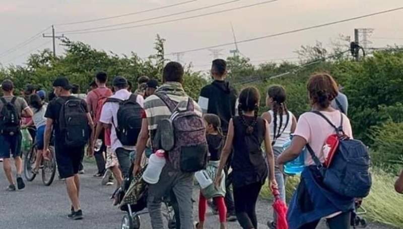 Migrantes regresan a Palomares, tras llegar a Salina Cruz