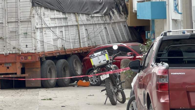 Una persona fallecida y una casa dañada deja deja accidente de tráiler en San Antonio de la Cal