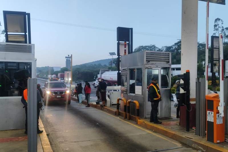 Toman manifestantes la Caseta de Huitzo