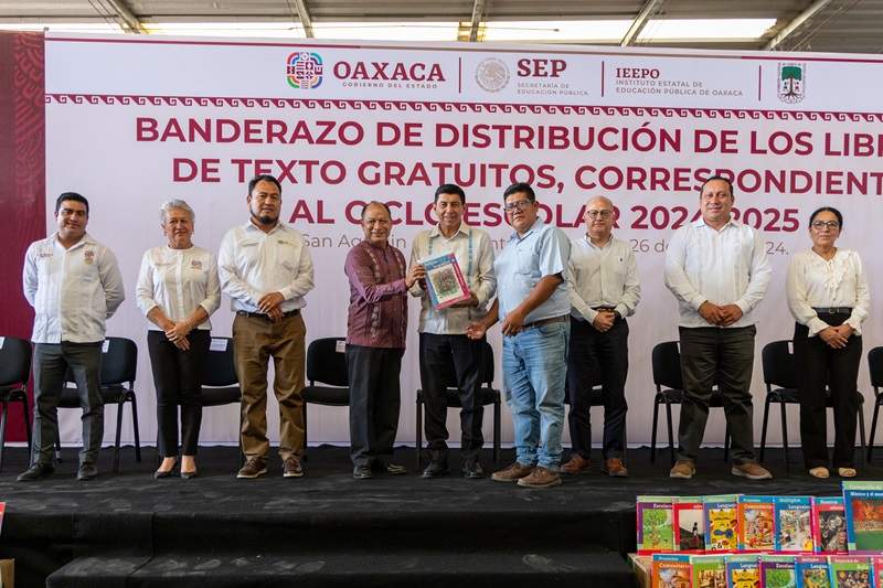 Da luz verde Salomón Jara a distribución de libros gratuitos en Oaxaca