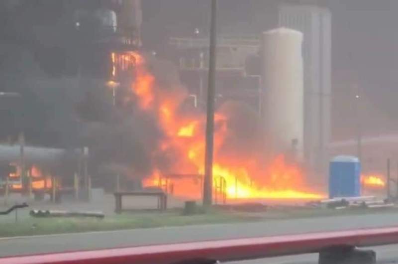 Trasciende el fallecimiento de dos personas tras explosión en la Refinería de Salina Cruz