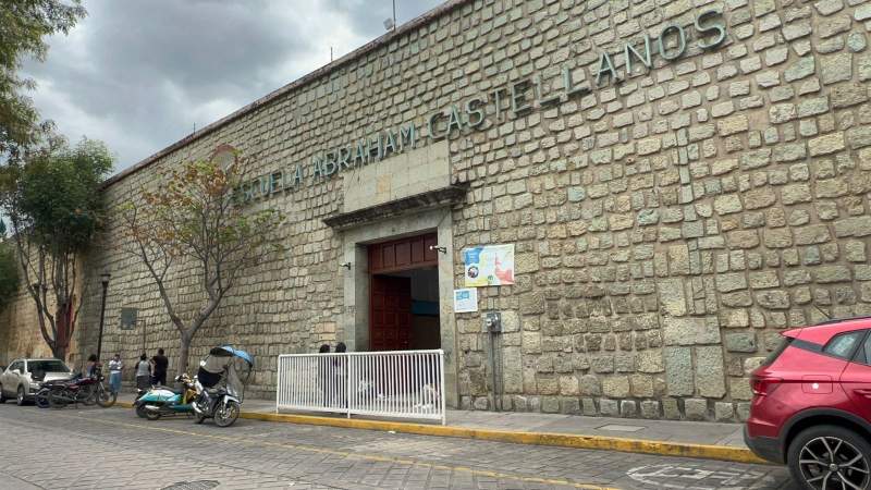 Se dificulta situación de la Escuela Abraham Castellanos; el inmueble está catalogado por el INAH