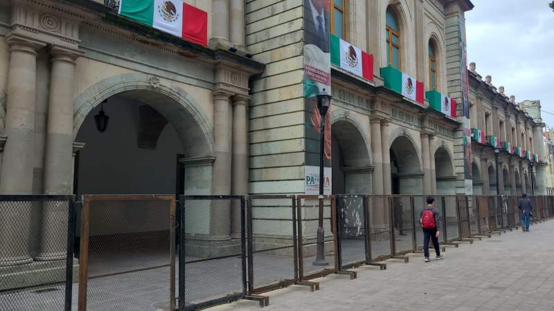 Blindan el Palacio de Gobierno por marchas del 2 de octubre