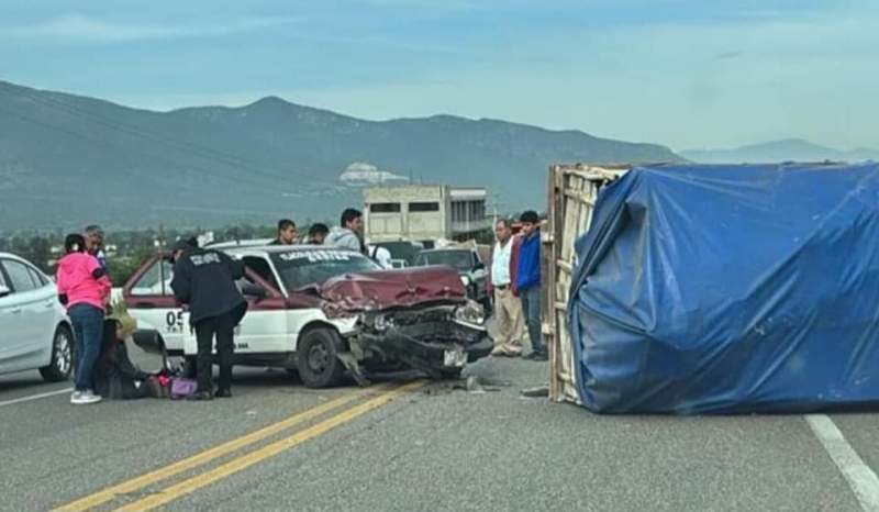 Se registra accidente a la altura de Tlacochahuaya