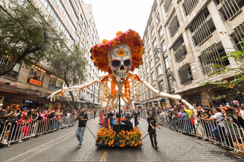 Deslumbra Oaxaca en Desfile del Día de Muertos en la CDMX