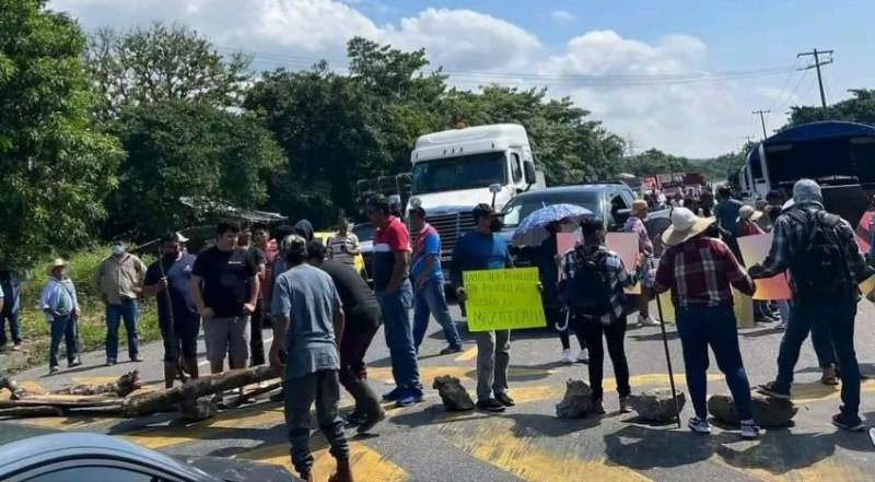 Se registran dos bloqueos en la región del Istmo de Tehuantepec