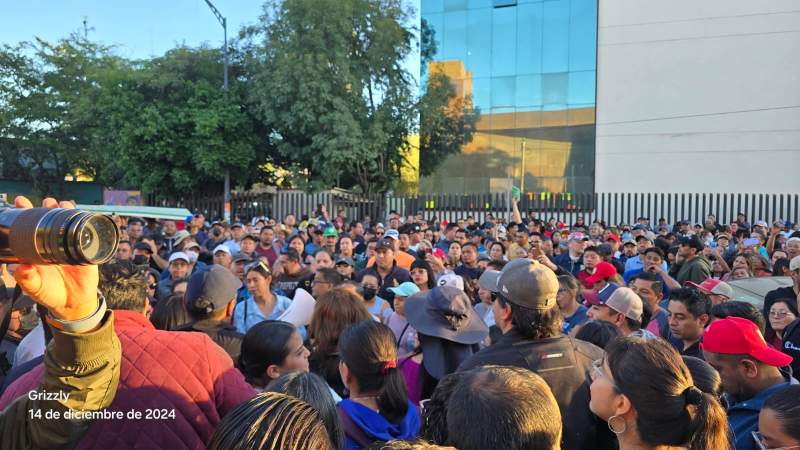 Burócratas marcharon esta tarde en la capital; no descartan radicalizar sus acciones
