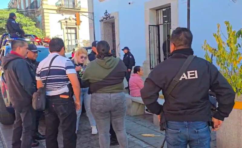 Detienen a un hombre y recuperan dinero robado en sucursal de BBVA en el Centro