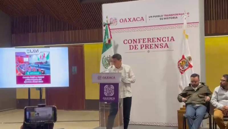 Jara sugiere a diputados y diputadas con plaza a renunciar a ellos