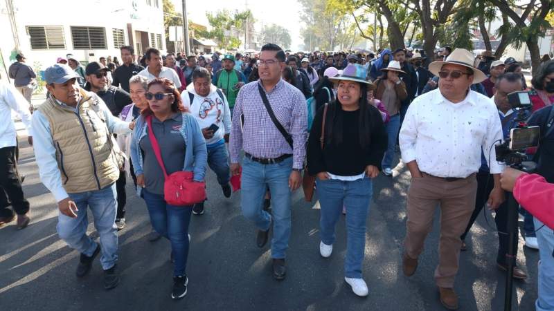 Marcha la Sección 22 en Oaxaca por los 45 años de la CNTE