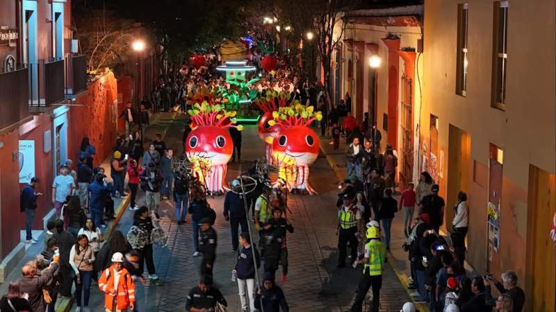 Miles de familias disfrutan con gran alegría el Convite de Noche de Rábanos