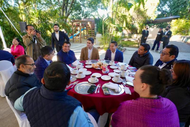 Sostiene Congreso de Oaxaca fraternal encuentro con medios de comunicación