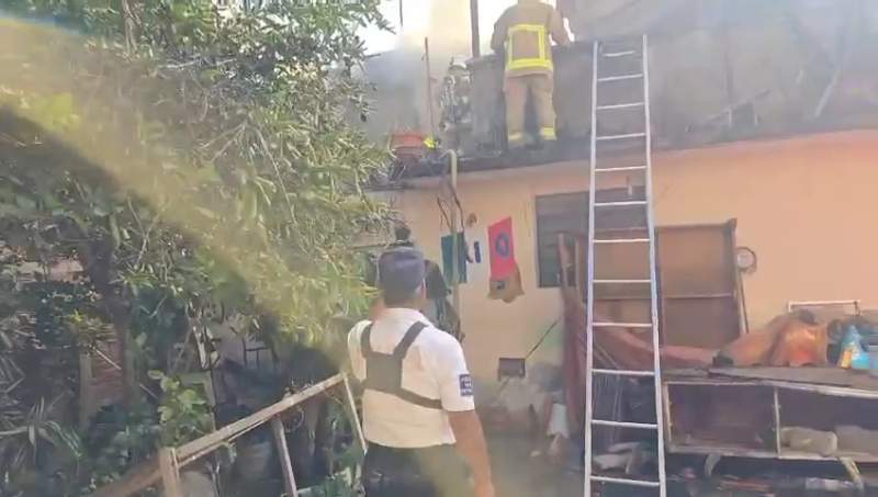 Se registra incendio en un domicilio en Trinidad de las Huertas