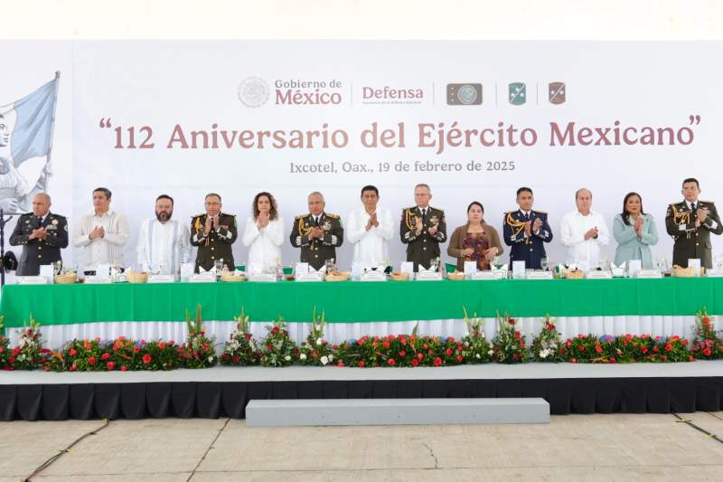 Asiste Salomón Jara a ceremonia conmemorativa del 112 Aniversario del Ejército Mexicano