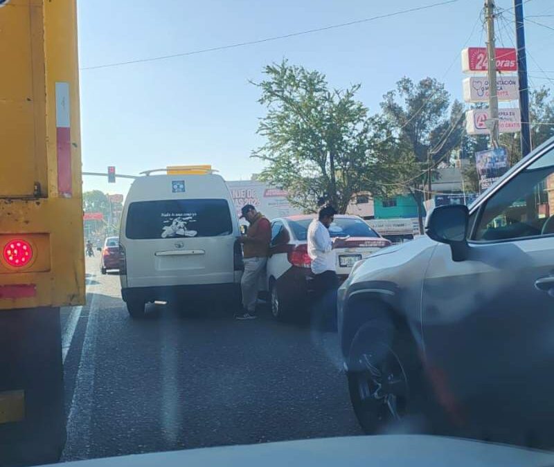 Encuentran muerto a un hombre a orillas de la carretera en Santa Rosa