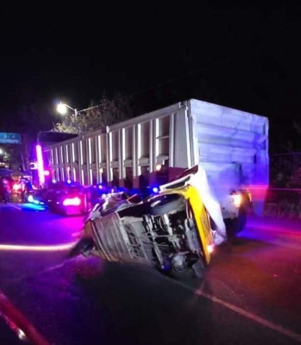Mototaxista pierde la vida en Tlacolula tras impactar con camión