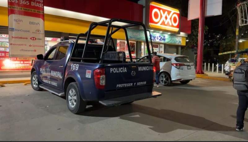 Se registra asalto en OXXO de San Martín Mexicapam