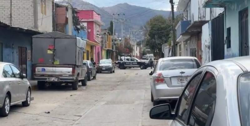 Disparan contra negocio de costura en San Martín Mexicapam