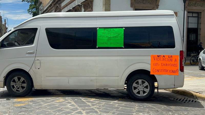 Promotores turísticos bloquean calles en el centro de la Ciudad