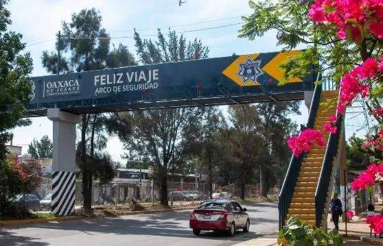 Anuncia Ray Chagoya que instalarán arco de seguridad en Av. Universidad