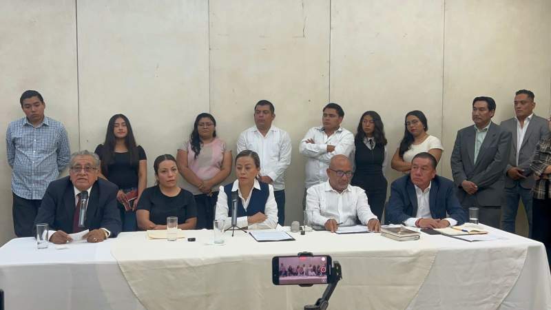 Rector de la UABJO permite presencia de gente armada en CU y permite violencia de genero en contra de directora