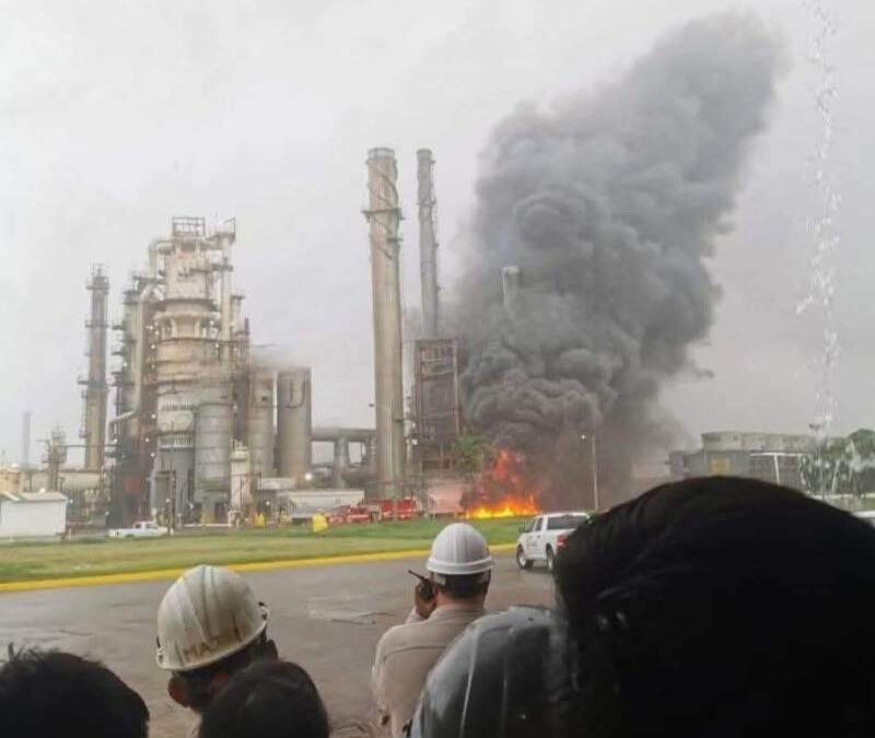 Se registra explosión en la Planta Catalítica de la Refinería Antonio Dovalí Jaime