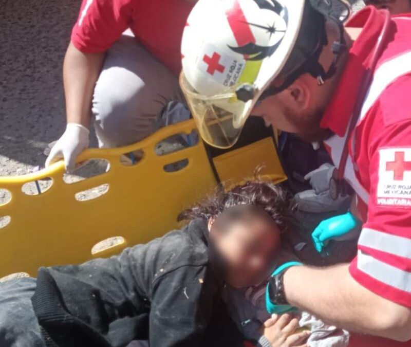 Alumna del COBAO se avienta de Mototaxi en Tlacolula; En San Antonio de la Cal detienen a hombre que se quería ahorcar