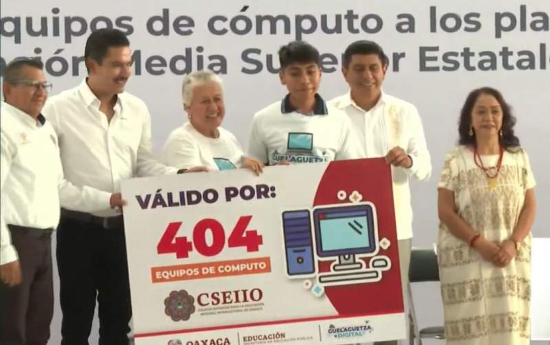 Entrega gobernador equipo de cómputos a escuelas de nivel media superior del estado