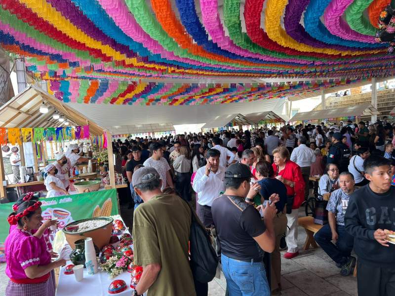 Inicia la Feria del Tejate y del Tamal en la Plaza de la Danza