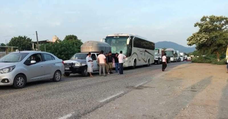 Se mantiene cerrado el paso del Istmo a la Costa por bloqueo