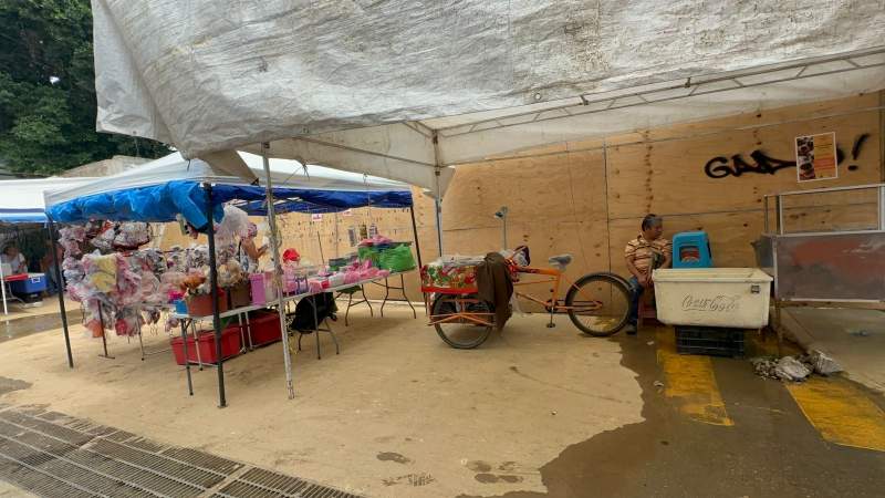 Sin contratiempo se instala tianguis en el Polideportivo