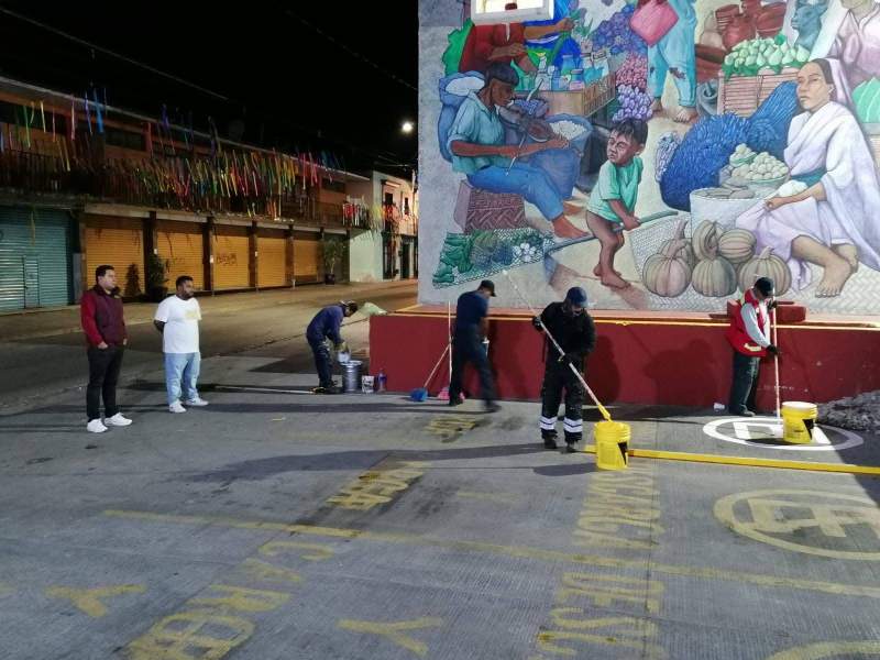 Mejoran accesibilidad y movilidad en mercados de Oaxaca de Juárez con pinta de cajones y señalética
