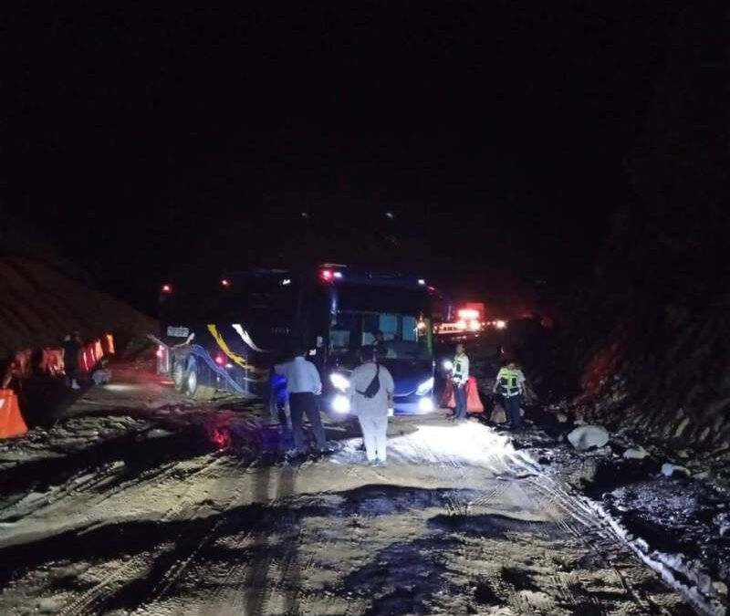 Se reportan derrumbes sobre la autopista Oaxaca – Puerto Escondido
