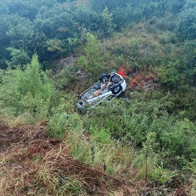 Informa Gobierno de Oaxaca percance de vehículo oficial en autopista Oaxaca- Cuacnopalan; hay un muerto