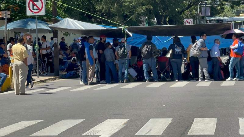 maestros-de-secundarias-tecnicas-bloquean-sobre-calzada-heroes-de-chapultepec